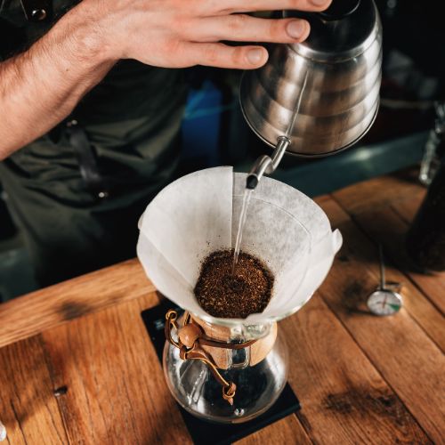 L'histoire de la Chemex : qu'apporte-t-elle vraiment à la dégustation ? - Subtile café