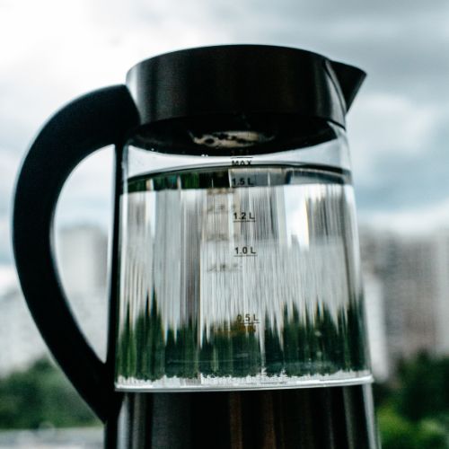 Pourquoi bien choisir son eau est crucial pour un espresso parfait - Subtile café